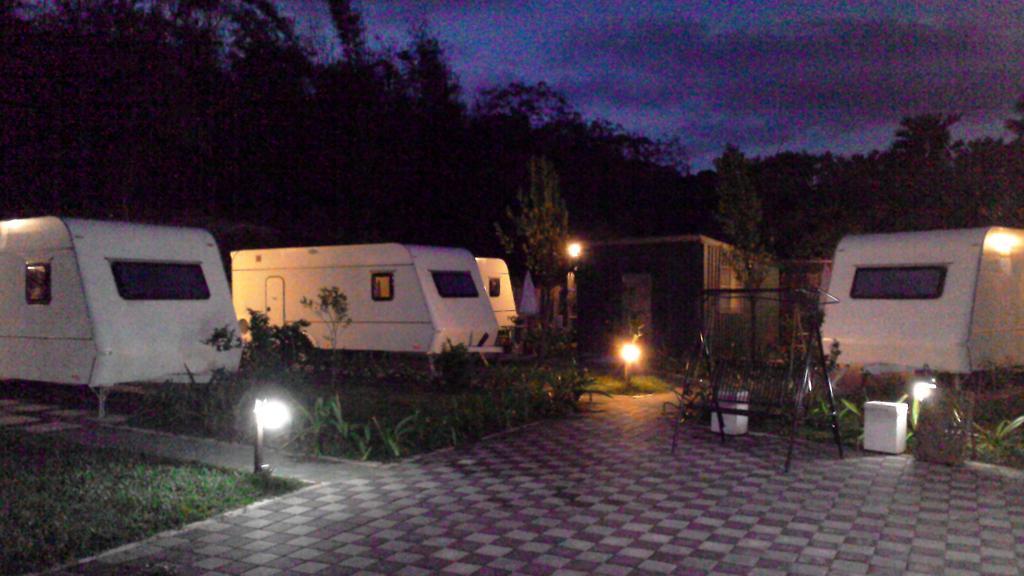 Kenting Houbihu Camping Car B&B Longshui Dış mekan fotoğraf